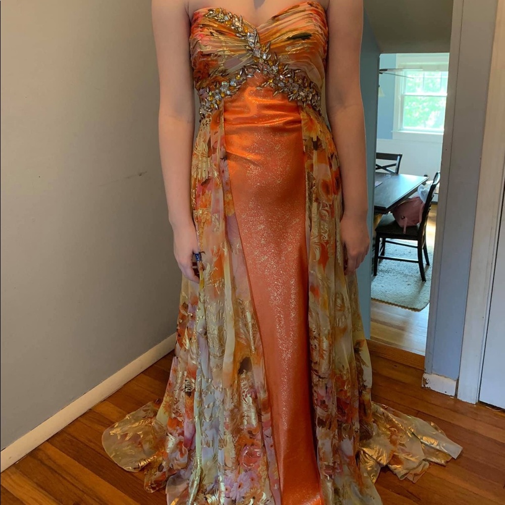 Beautiful formal dress!